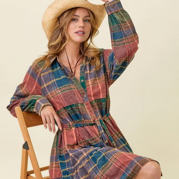 MYSTREE Dresses & Skirts - MYSTREE WASHED PLAID TIERED DRESS